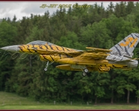2GLOVELIER 0425